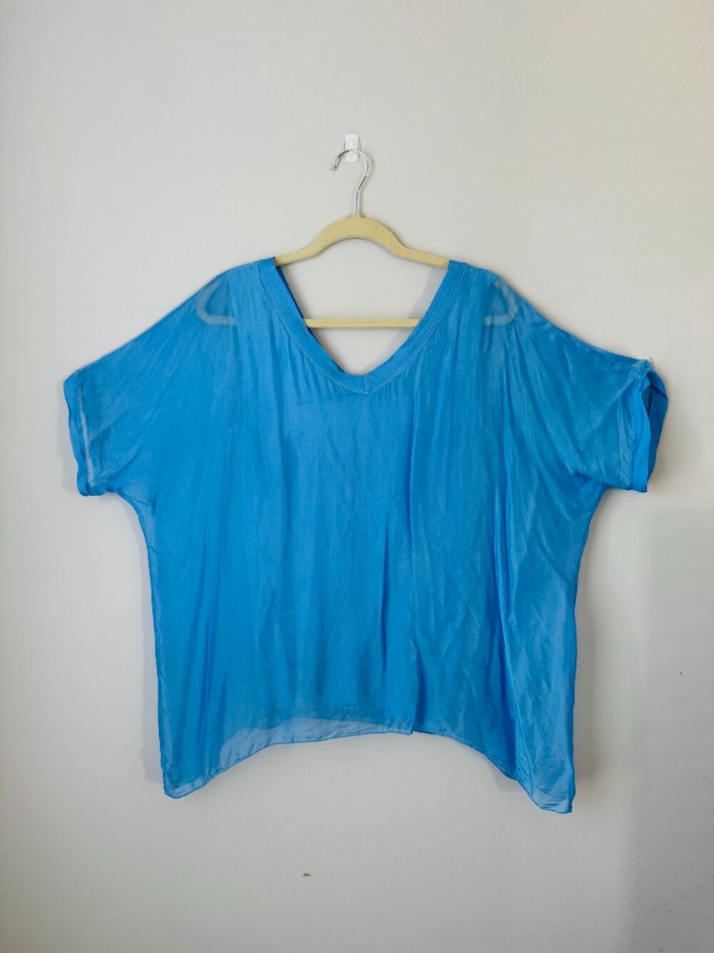 Sofia Vneck and Back Blouse Womens S Light Blue Made in Italy Flutter Sleeve 580